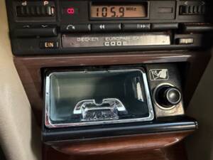 Afbeelding 35/36 van Mercedes-Benz 200 (1988)