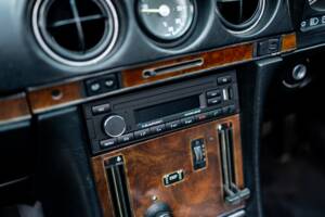 Afbeelding 22/27 van Mercedes-Benz 420 SL (1987)