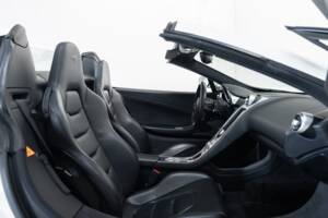 Bild 23/33 von McLaren 12C Spider (2013)
