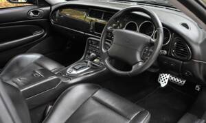 Image 4/50 of Jaguar XKR (2006)