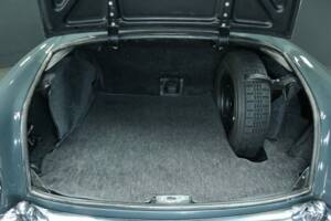 Bild 33/49 von Mercedes-Benz 220 SE (1960)