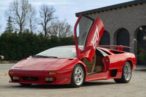 Immagine 7/50 di Lamborghini Diablo VT (1993)