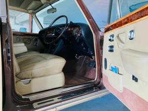 Image 9/12 de Rolls-Royce Silver Shadow I (1974)