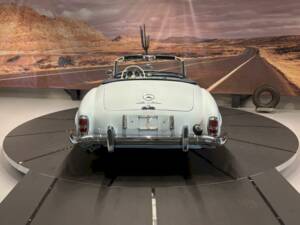Image 7/43 of Mercedes-Benz 190 SL (1957)