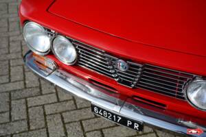 Image 6/17 of Alfa Romeo Giulia GT 1300 Junior (1971)