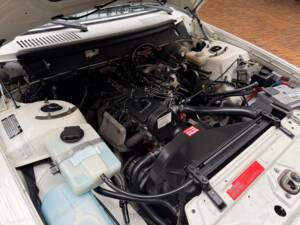 Bild 34/43 von Volvo 240 (1989)