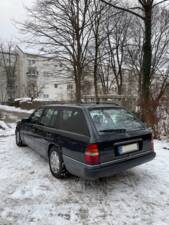 Afbeelding 18/74 van Mercedes-Benz 220 TE (1993)