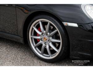 Image 22/32 of Porsche 911 Carrera S (2005)