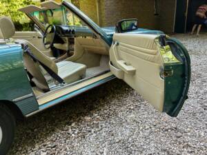 Image 20/30 of Mercedes-Benz 560 SL (1988)