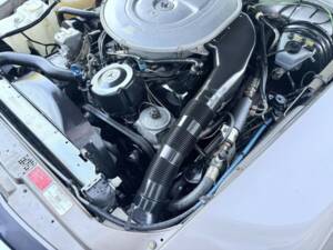 Image 42/50 of Mercedes-Benz 560 SL (1987)