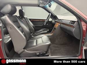 Bild 14/15 von Mercedes-Benz 300 CE-24 (1991)