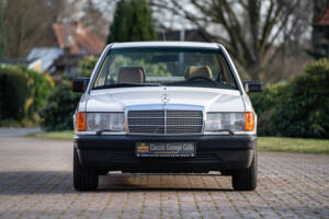 Imagen 6/42 de Mercedes-Benz 190 E (1984)