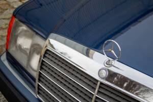 Bild 13/25 von Mercedes-Benz 300 E-24 (1991)