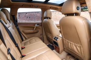 Bild 31/40 von Porsche Cayenne Turbo S (2006)