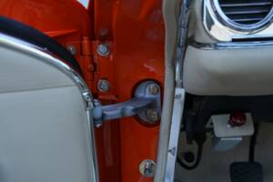 Image 21/50 of Mercedes-Benz 230 SL (1964)