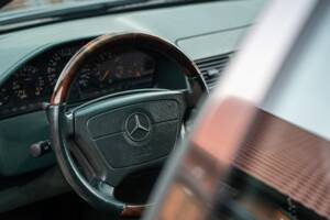 Image 26/54 of Mercedes-Benz 500 SEL (1992)
