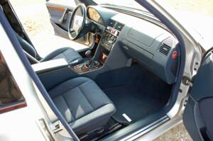 Bild 16/40 von Mercedes-Benz C 200 Kompressor (1997)