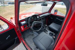 Immagine 9/42 di Mercedes-Benz 240 GD (SWB) (1979)