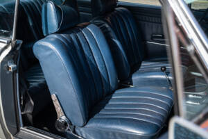 Image 37/40 of Mercedes-Benz 250 CE (1970)