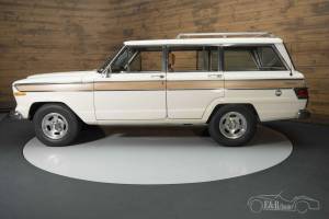 Image 17/19 of Jeep Wagoneer (1977)