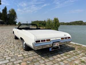 Bild 28/34 von Chevrolet Impala Convertible (1971)