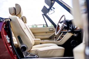 Image 42/50 of Jensen Interceptor MK III (1975)