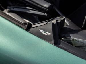 Bild 53/83 von Aston Martin DB 7 Vantage Volante (2001)