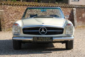 Image 13/50 of Mercedes-Benz 250 SL (1967)
