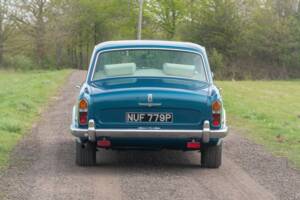 Image 19/50 of Rolls-Royce Silver Shadow I (1976)
