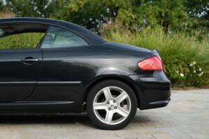 Bild 30/50 von Peugeot 307 CC 2.0i (2004)