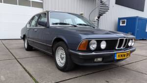 Immagine 1/112 di BMW 735i (1986)
