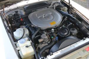 Image 17/79 de Mercedes-Benz 560 SL (1988)
