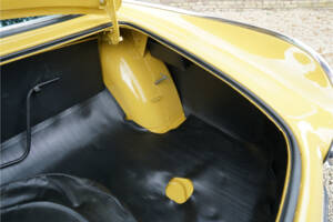 Image 32/50 of Volvo 1800 E (1971)