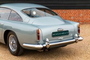 Immagine 36/50 di Aston Martin DB 4 (1960)