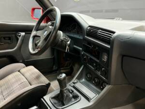 Afbeelding 20/26 van BMW 320i (1985)