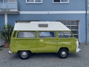 Image 2/100 of Volkswagen T2b Westfalia (1979)