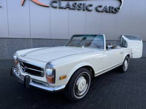 Image 3/48 of Mercedes-Benz 280 SL (1970)