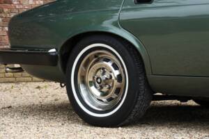 Image 45/50 of Jaguar XJ 6 4.2 (1985)