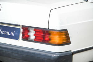 Image 29/50 de Mercedes-Benz 190 D (1985)