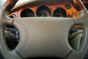 Image 37/46 of Jaguar XK8 4.0 (1998)