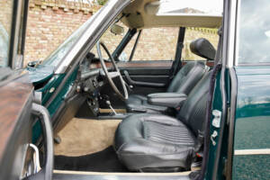 Image 24/50 of Rover 3500 (1972)