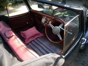 Image 6/15 of Triumph 2000 Roadster (1949)