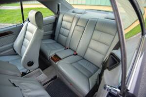 Bild 14/30 von Mercedes-Benz 300 CE (1992)