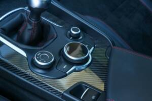 Bild 16/50 von Alfa Romeo Giulia Quadrifoglio (2017)
