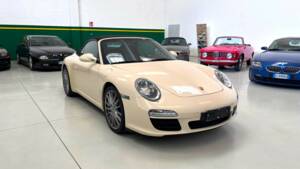 Immagine 25/35 di Porsche 911 Carrera S (2010)