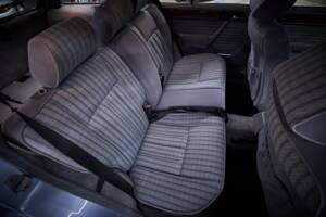 Image 82/100 of Mercedes-Benz 230 TE (1990)