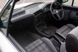 Image 41/50 of BMW 320i (1987)