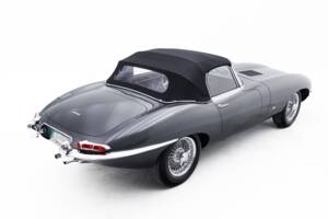 Image 13/32 of Jaguar E-Type 3.8 (1961)