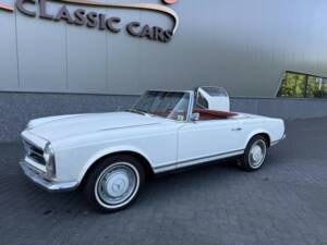 Image 10/50 de Mercedes-Benz 230 SL (1967)