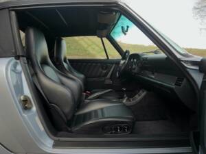 Image 28/37 de Porsche 911 Carrera 2 (WTL) (1992)